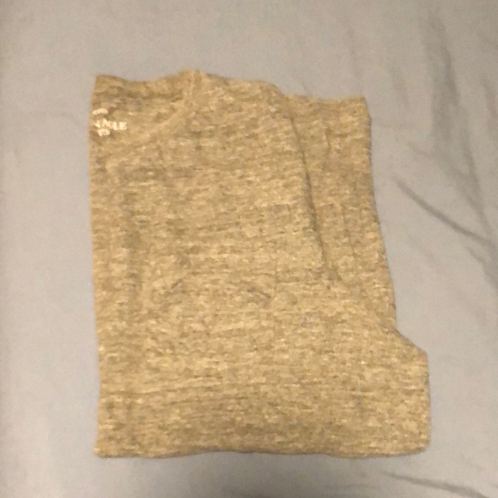 American Eagle Gray Shirt